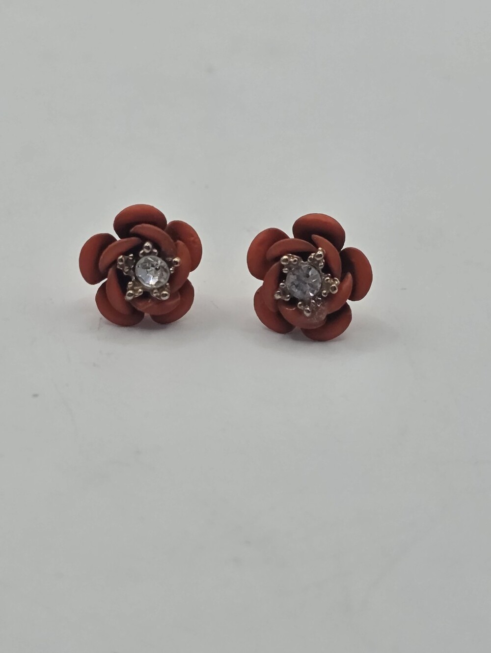 Vtg Terracotta Rust Orange Molded Rose Stud Earrings Gold Tone Crystal Center